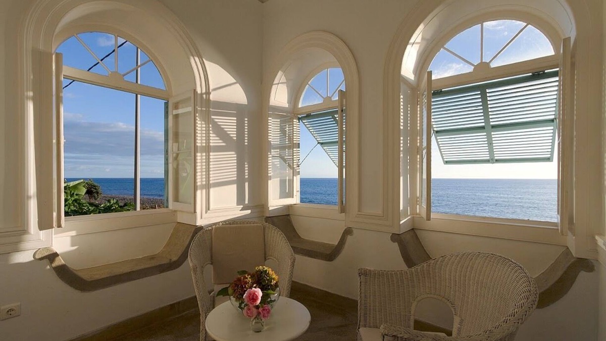 Ponta do Sol House | Madalena Do Mar: Ancient house by the sea, in a subtropical ambient