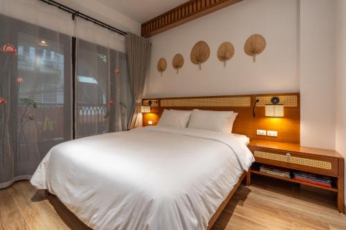 Truc Bach Apartment | Madame Binh Luxury Boutique homestay