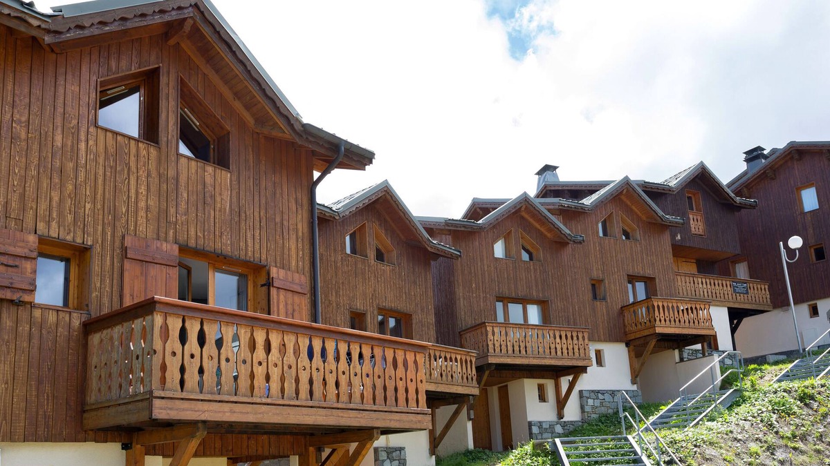 La Plagne-Tarentaise Ski Chalet | Madame Vacances Les Chalets des Praz
