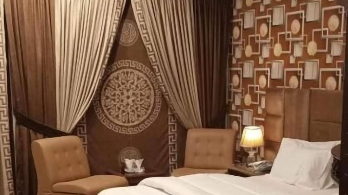 Islamabad Cabin | Madcrew Lodge
