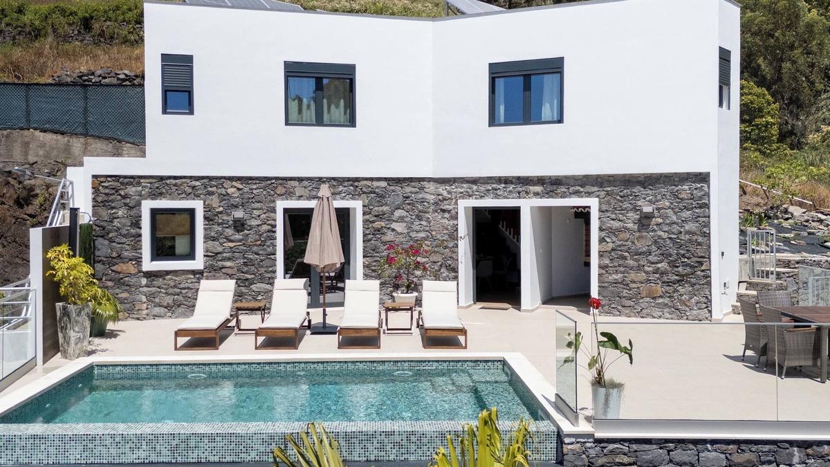 Campanario Cottage | Madeira Protea Retreat with Heated Pool and Private Workspace
