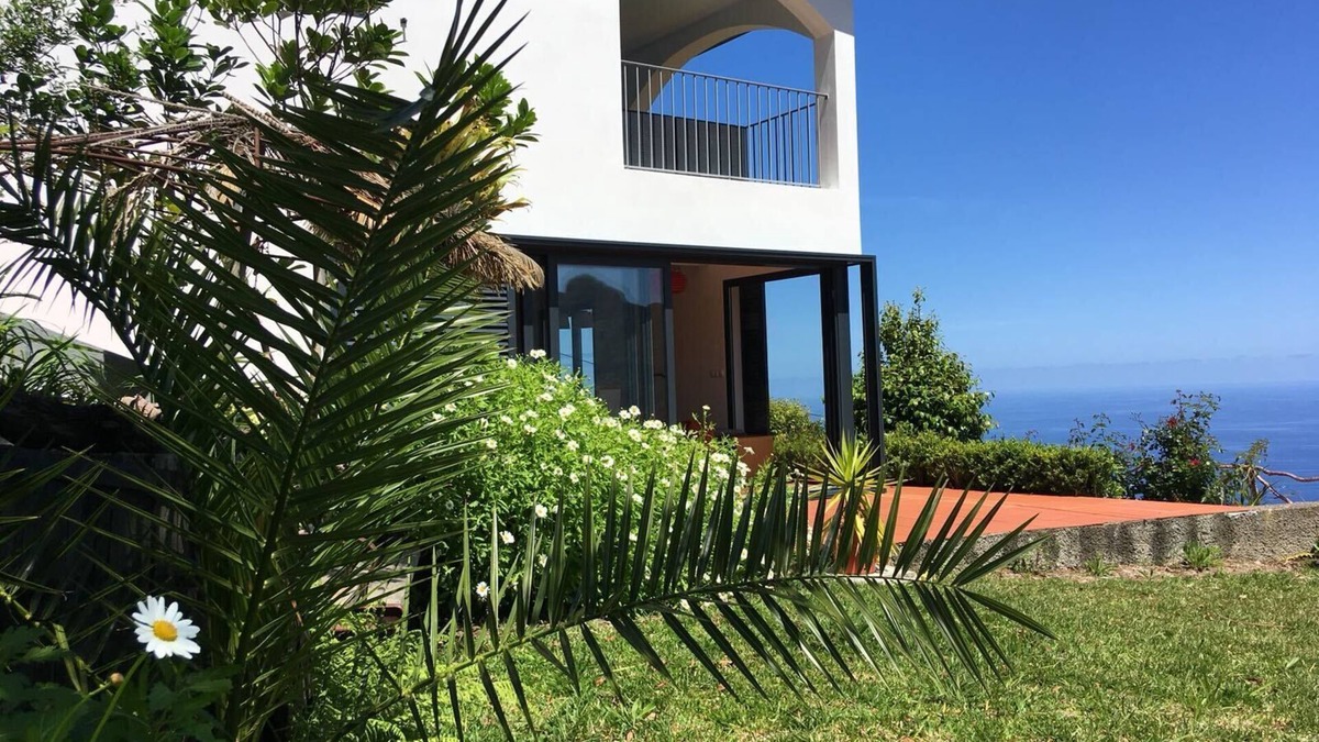 Ponta Delgada Villa | MadeiraCasa - Country cottage with stunning views and privacy