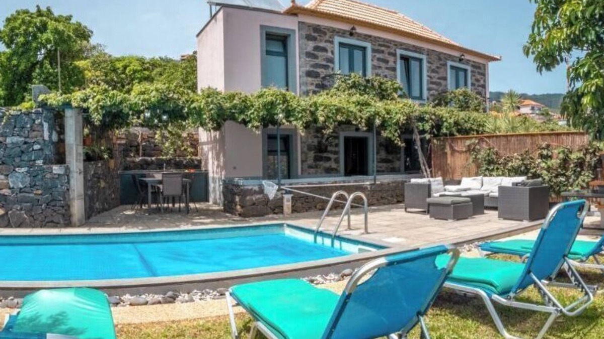 Santa Cruz House | Madeirense Villa in Santa Cruz