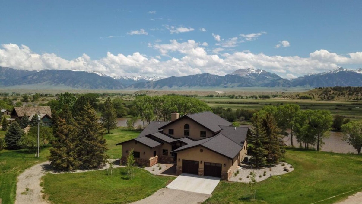 Ennis House | Madison River House - Ennis, MT