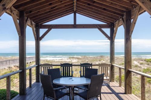 Shell Island House | Madras House by Bryant Real Estate