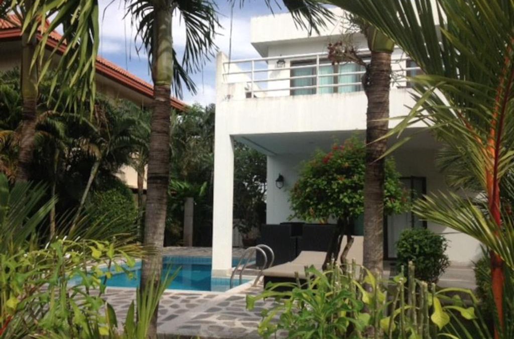 Kram Apartment | Mae Phim -Beachfront living in a villa with a private pool !