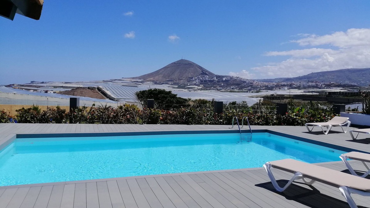 Galdar Villa | Magnificent Villa with private pool on land of 16. 000m2.