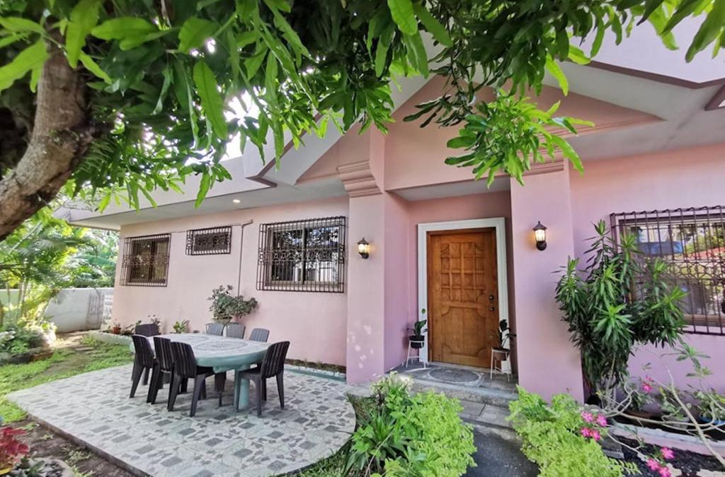Legazpi House | Magayon Pink House