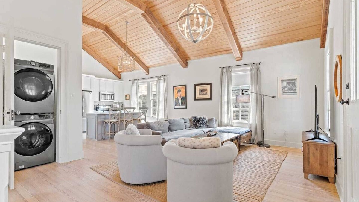 Uptown Historic District Apartment | Magazine Street Retreat: Exclusive 3BR, 2BA Haven with Balconies and Local Allure