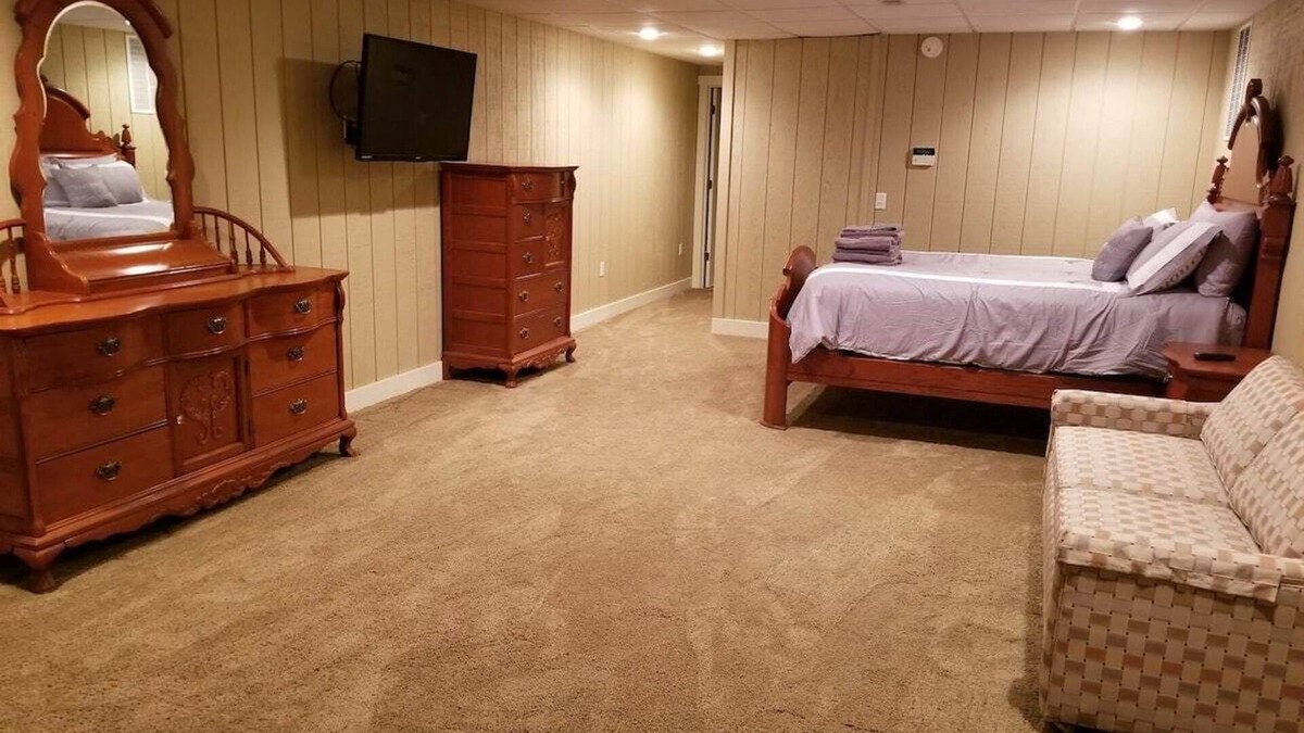 Elkland Apartment | Maggie's Man Cave on Rt 66 "Not really a cave"