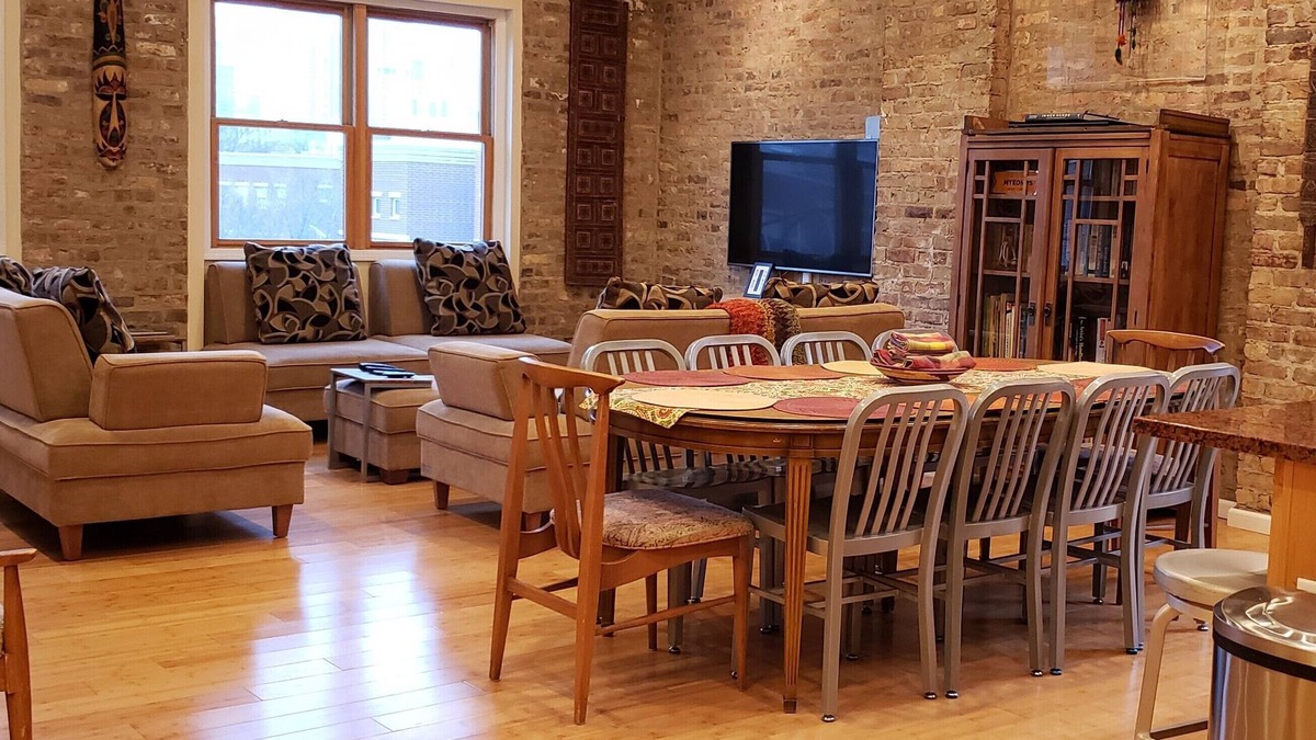 River North Apartment | Magic Factory Loft 3East 4 Bd/4 Ba Families Groups