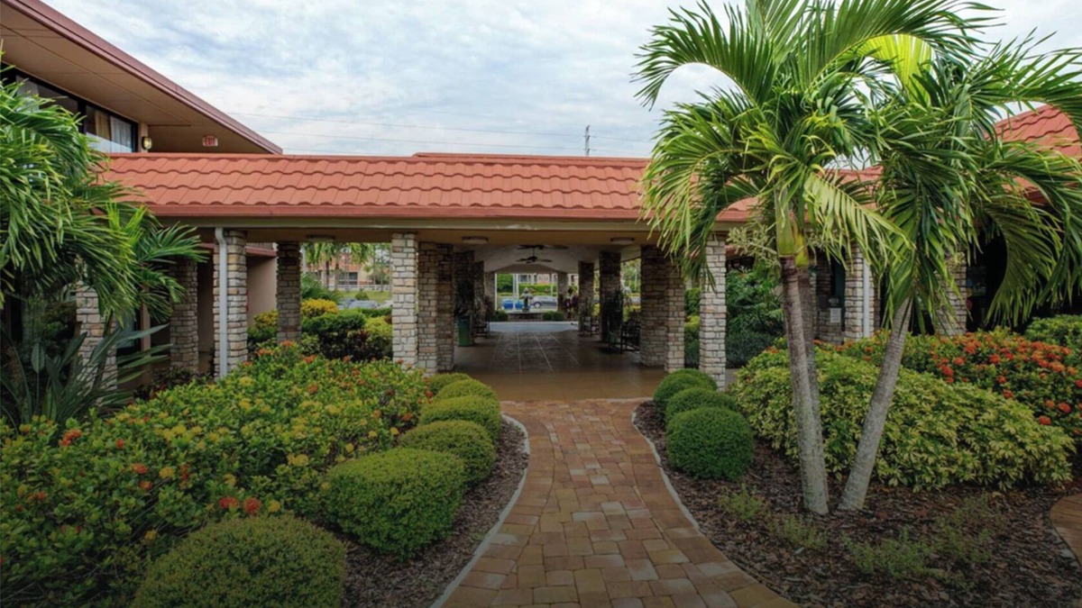 West Kissimmee Resort | Magic Tree Resort 1 Bedroom - Close Proximity to ALL Theme Parks