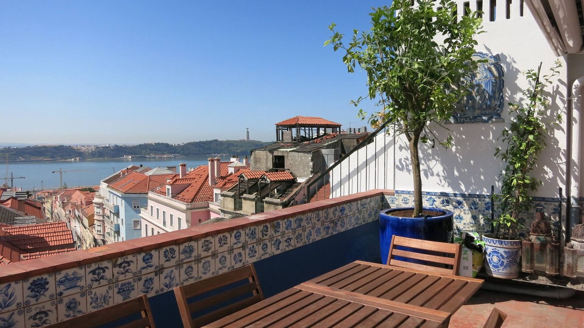 Lisbon Old Town Apartment | Magic View in Lisbon