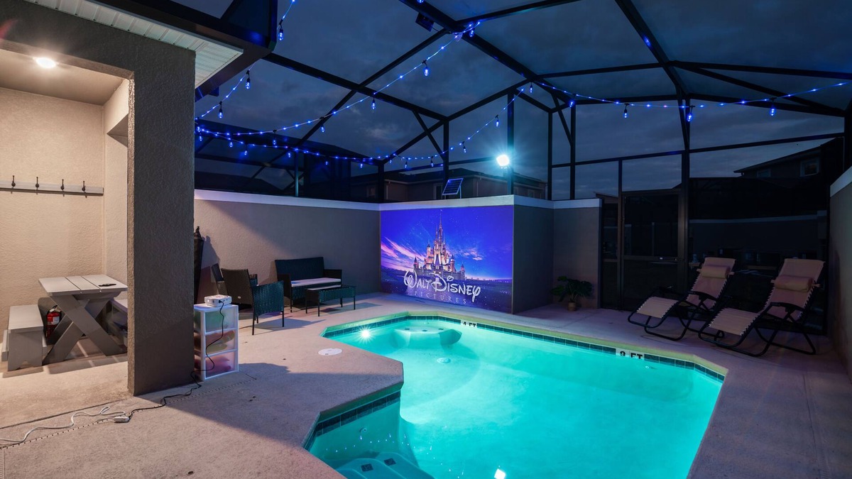 Kissimmee House | Magical 5 BD/4 BATH with Poolside Cinema and Free Resort! Sleeps 14