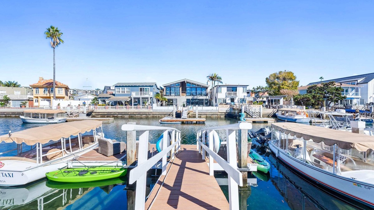 West Newport House | Magical BayFRONT Home w/Epic Dock + Hot Tub