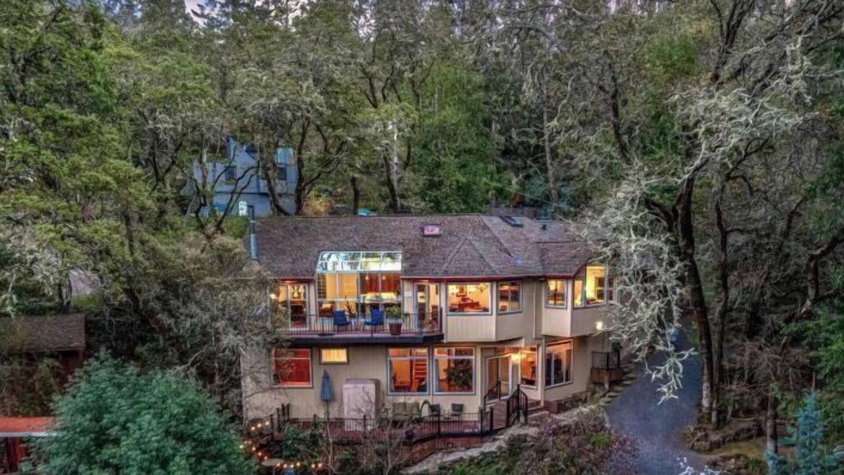 Forestville House | Magical Forest Retreat - Hot Tub, Dog-Friendly, Putting Green