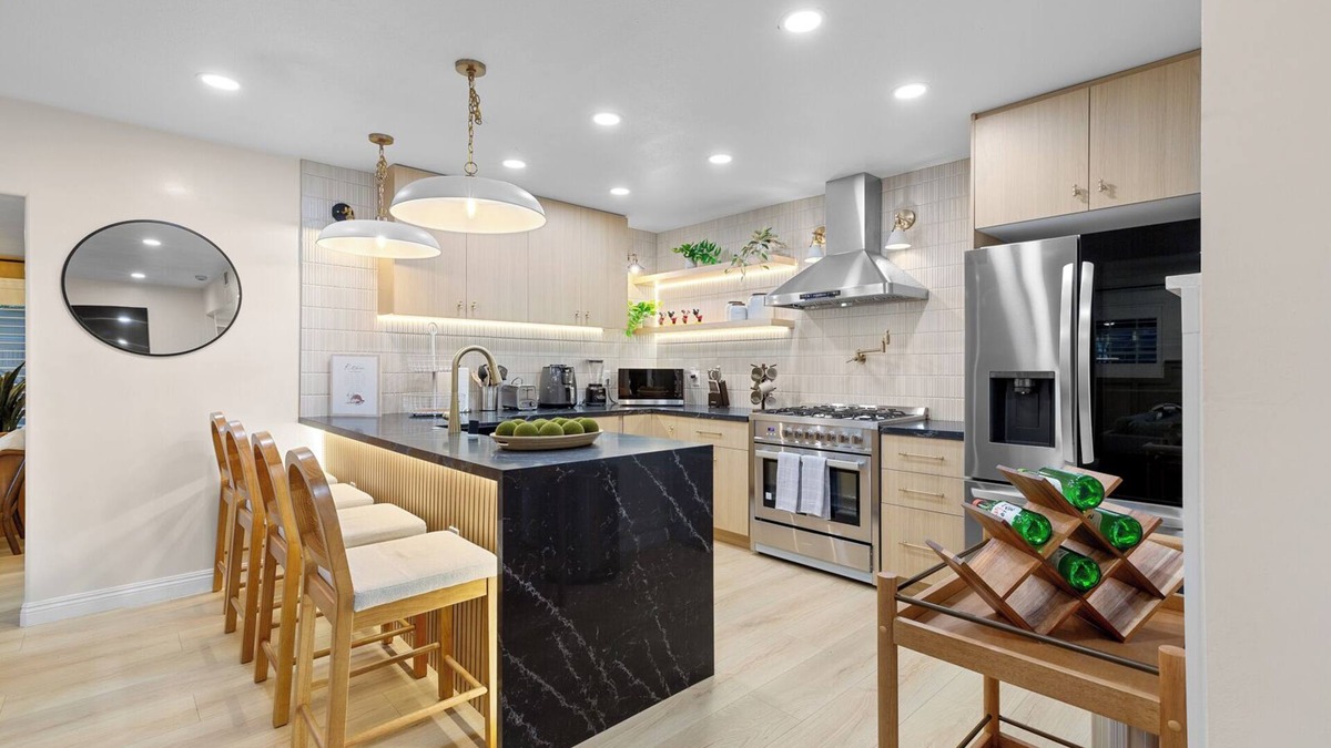 Sherwood Forest and Thistle Development Villa | Magical Villa - 10 BEDS near Disneyland and SoCal Gems