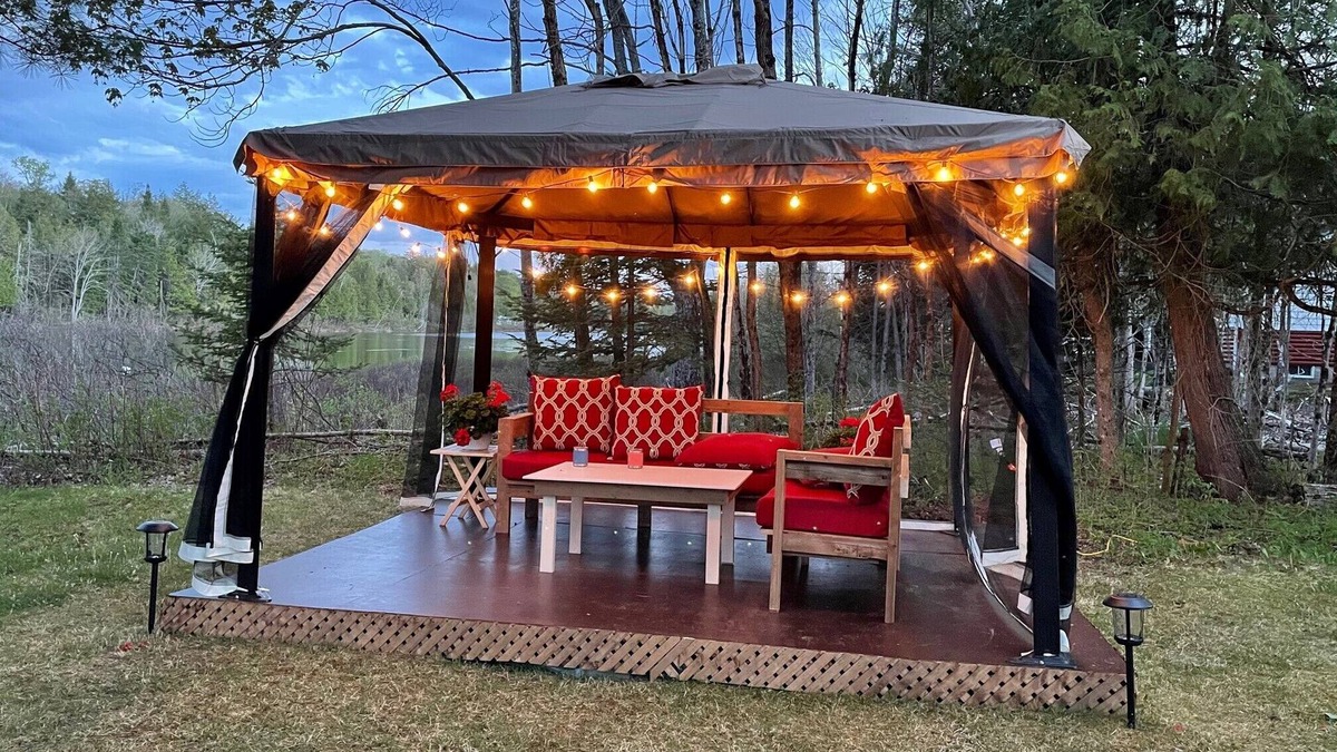 Cheneville Cottage | Magical Waterfront Cottage