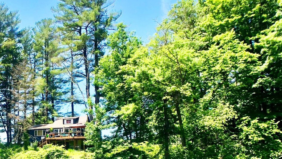 Mount Marion House | Magical Waterfront Escape from the city located in the Hudson Valley!