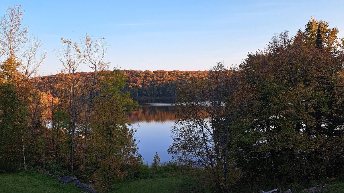 Dunchurch House | Magnetawan River beauty, located on 10 acres very peaceful and private.