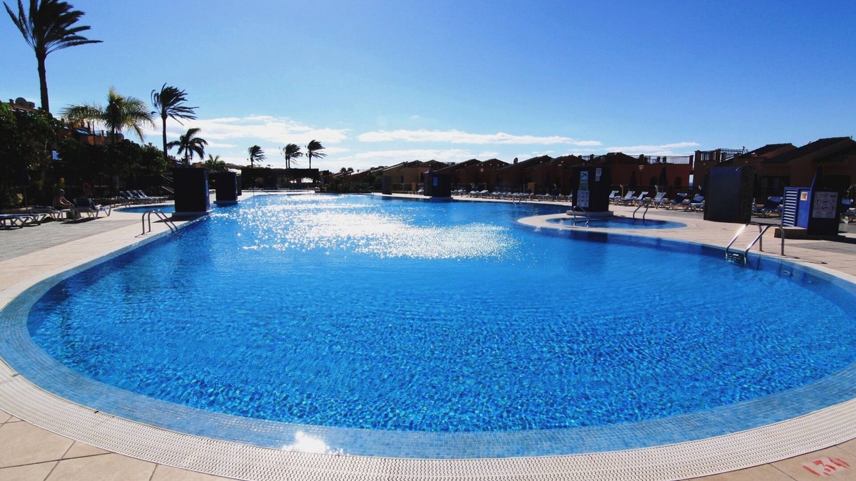 Costa Meloneras House | Magnificent Bungalow with sea and Golf views and large garden and solarium