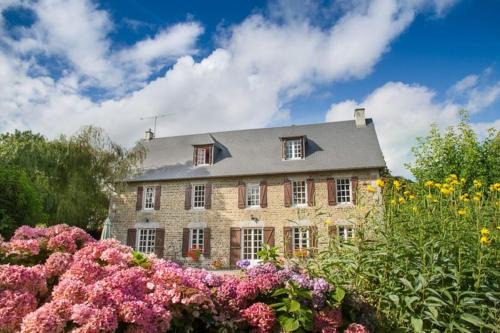 Guehebert House | Magnificent French Country House with Private Heated Pool & Gardens