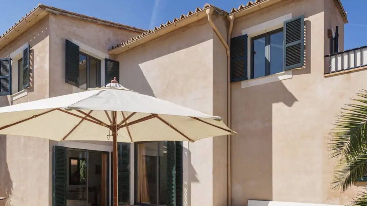 Urbanizacion Mont Ferrutx Villa | Magnificent Architect's house 5 minutes walk from the beach!