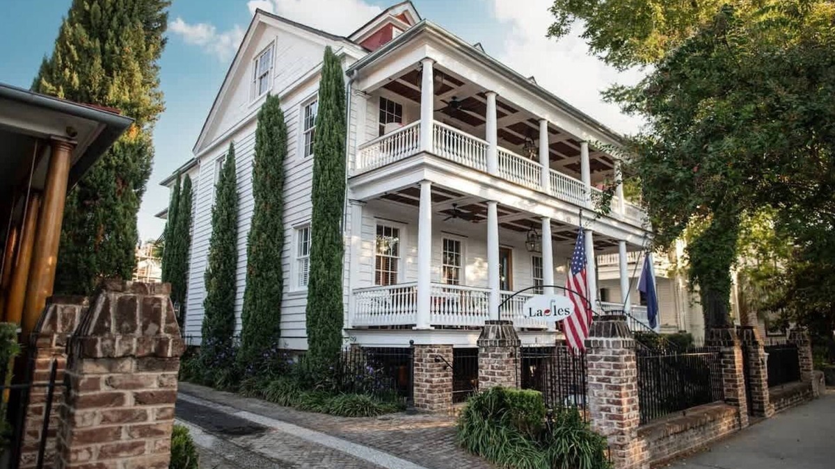 Cannonborough Elliotborough House | Magnificent 1852 Mansion, Center Historic District