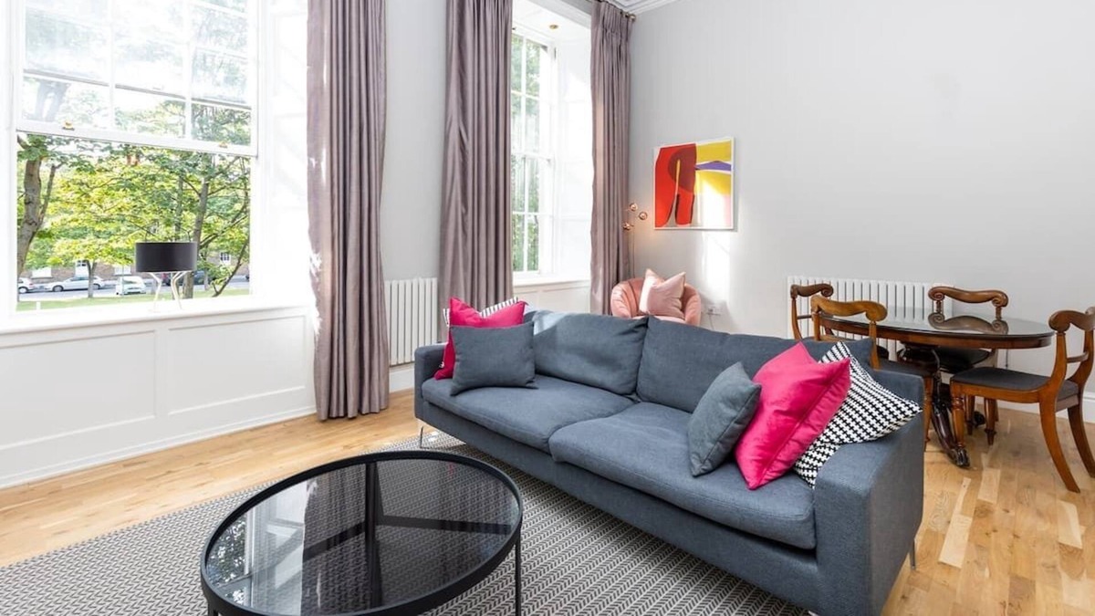 Ballsbridge Apartment | Magnificent 2 Bedroom Flat in Historic Army Barracks