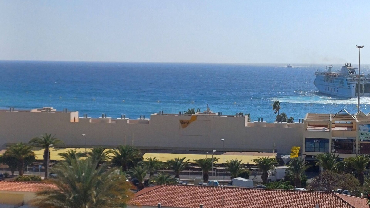 Los Cristianos Apartment | Magnificent apartment in Los Cristianos. Sea views and large terrace.