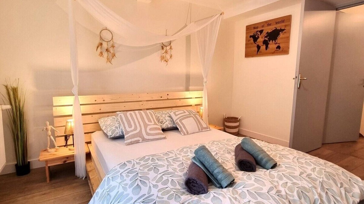 Sedan Apartment | Magnificent Bali Bohemian Triplex at the foot of the Château in Sedan, ideal for 2 couples