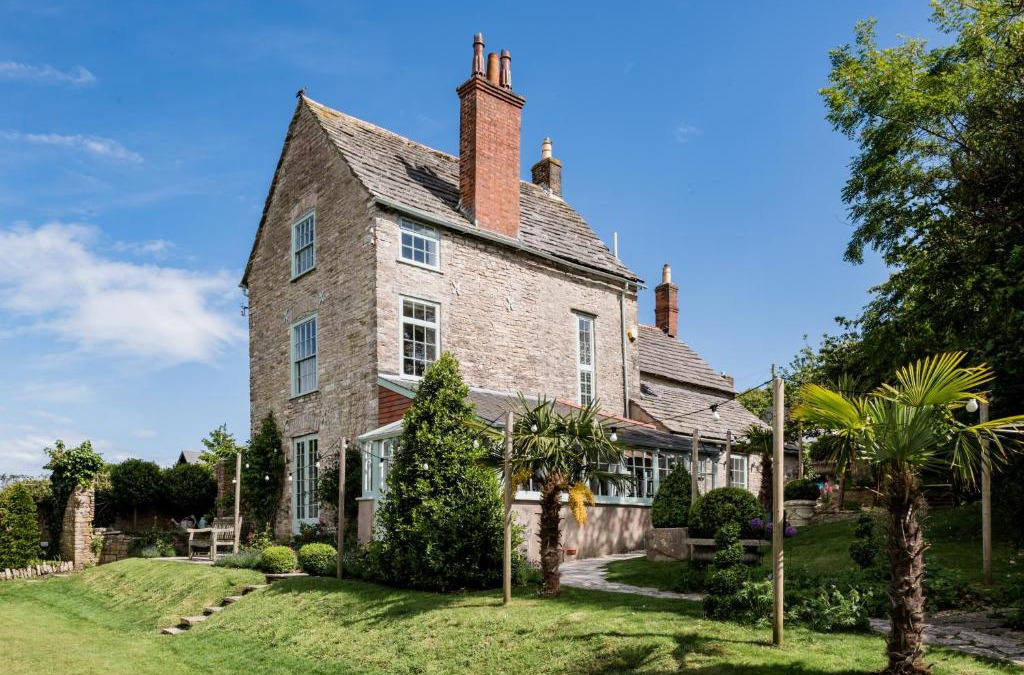 Swanage House | Magnificent Clarence cottage!