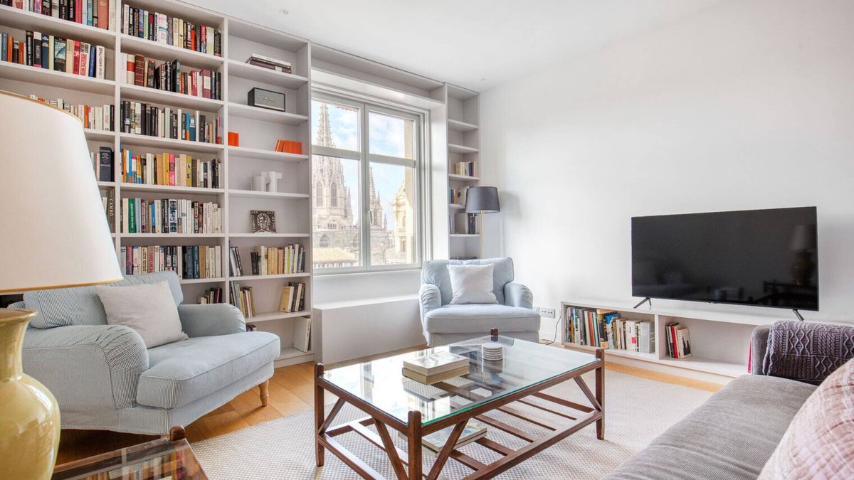 El Born Apartment | Magnificent El Born 2BR, Great Views, by Blueground