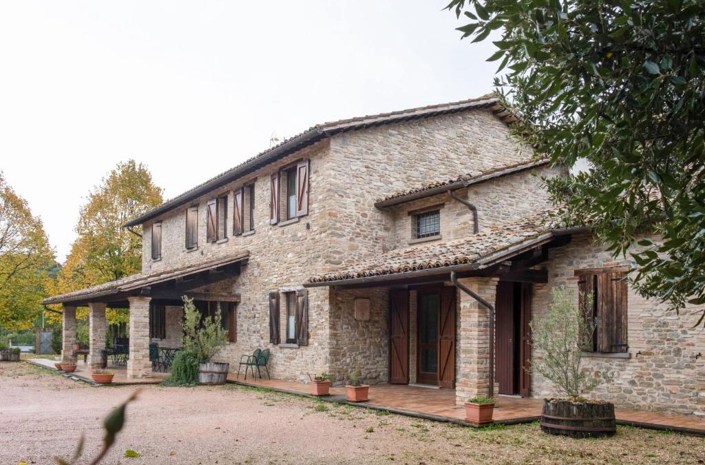 SantʼAngelo in Vado House | Magnificent Farmhouse in Sant Angelo in Vado with Garden