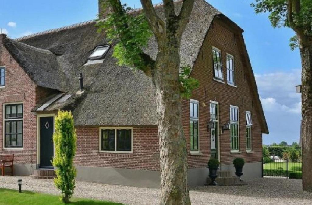 Boeicop House | Magnificent farmhouse in Central Holland 4A & 2C