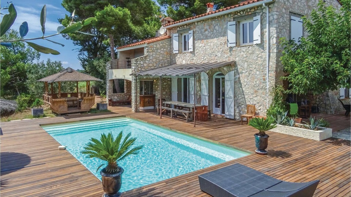 Saint-Nazaire House | Magnificent stone house with pool, garden and views of the majestic Pic du Canigou.