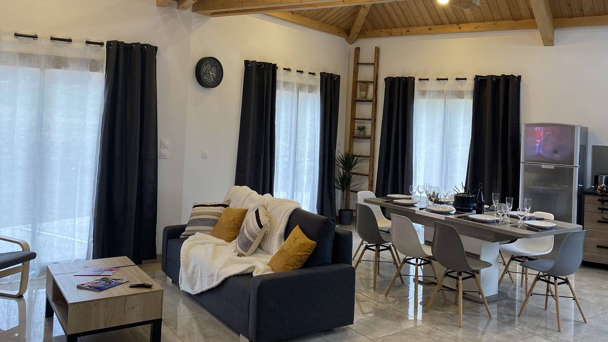 Saint-Vincent-les-Forts Villa | Magnificent "Sabot de Venus" villa
