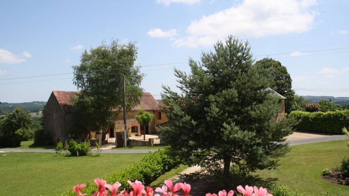 Saint-Genies Cottage | Magnificent Gîte de charme with swimming pool 15mn from Sarlat