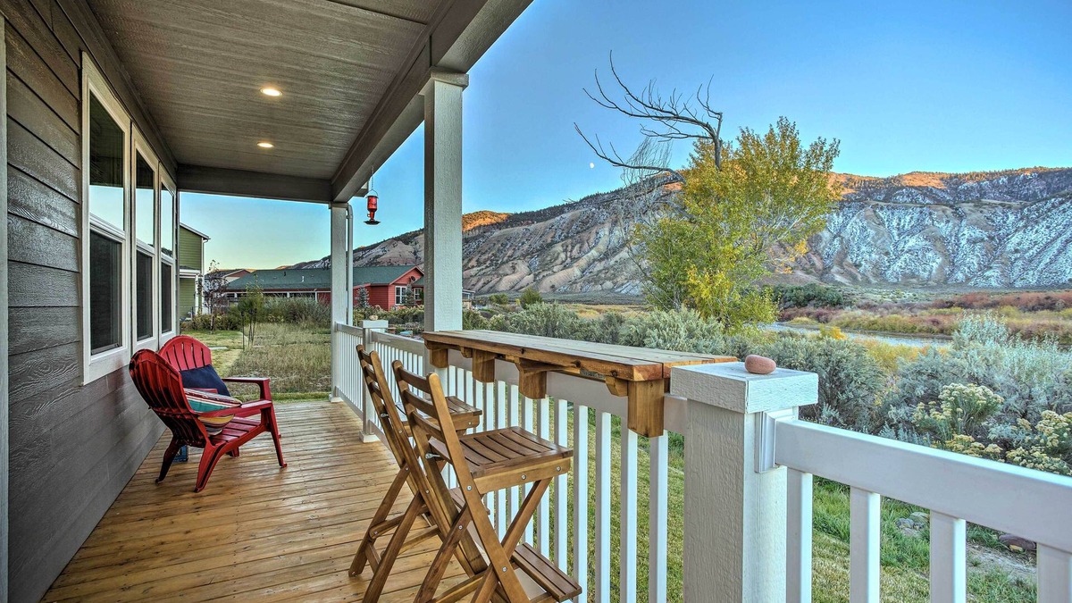 Dotsero House | Magnificent Gypsum Retreat on the Colorado River!