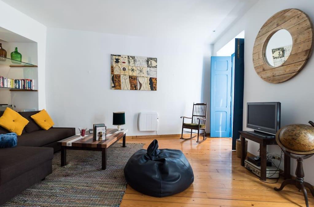 Mouraria Apartment | Magnificent Historical City Centre Apart with Terrace
