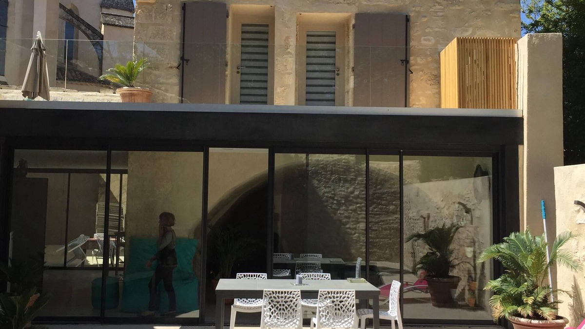 Castries House | Magnificent house in the center of a village
