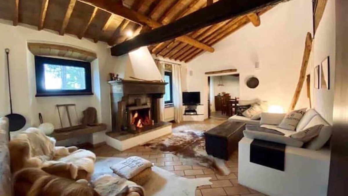 Citta di Castello House | Magnificent Farmhouse with Pool on the borders of Tuscany