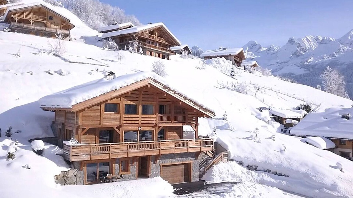 Le Grand-Bornand Apartment | MAGNIFICENT NEW APARTMENT WITH TERRACE IN A LUXURY CHALET
