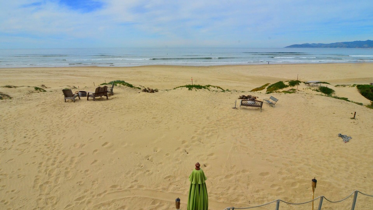 Oceano House | Magnificent Ocean views! On Oceano sandy beach with fire pit