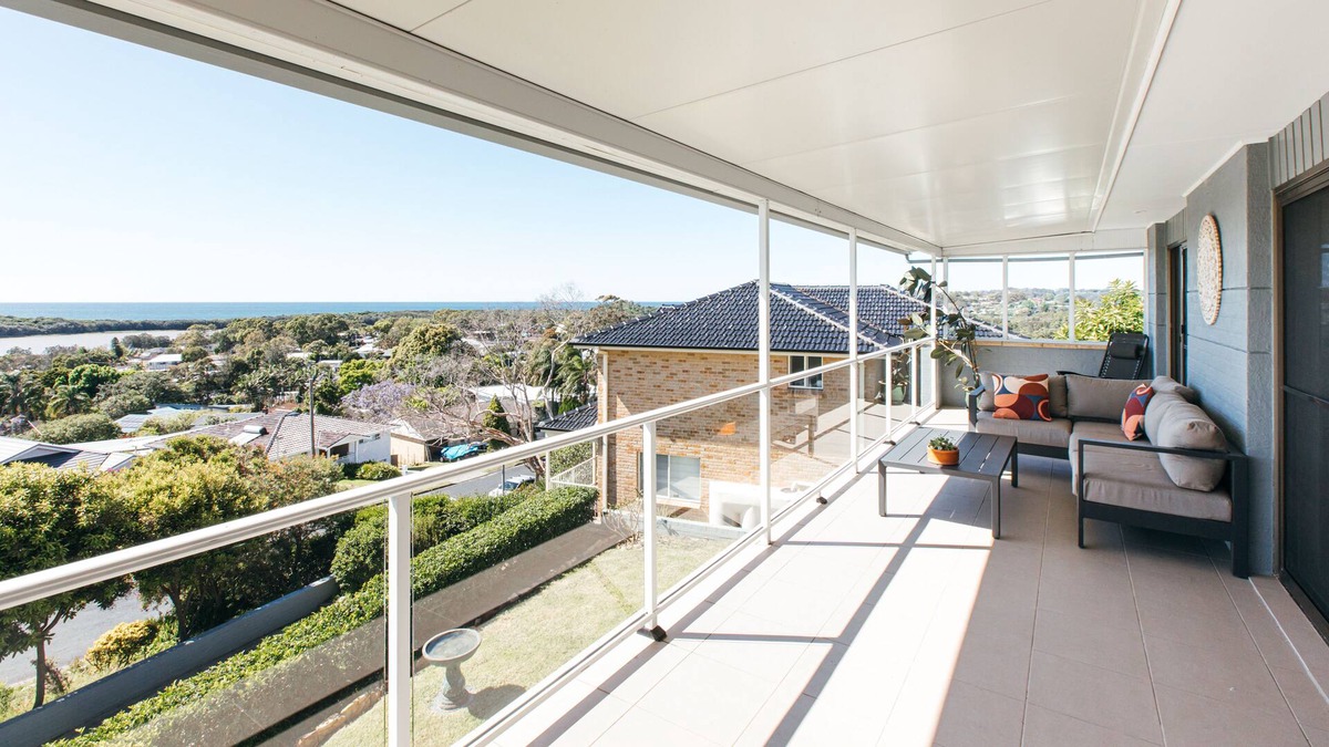 Wamberal House | Magnificent Ocean View - Bright, Spacious, Family and Pet Friendly