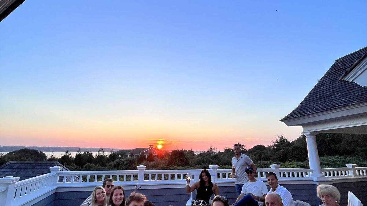 Montauk House | Magnificent private family retreat overlooking Lake Montauk