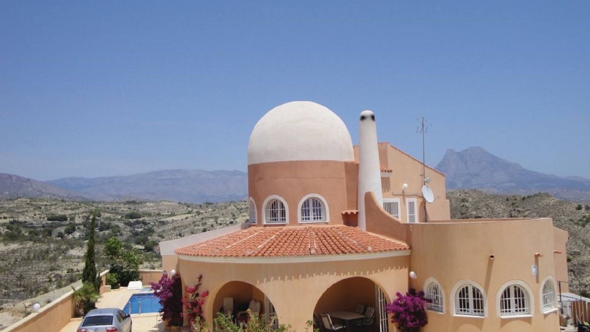 Coveta Fuma House | Magnificent property with great sea views near the beach