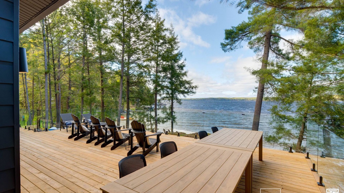 Minett House | Magnificent property, with private, gentle surroundings on Lake Rosseau.