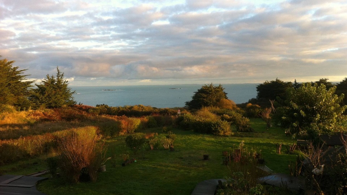 Saint-Coulomb House | Magnificent sea view, 200 m from the beach
