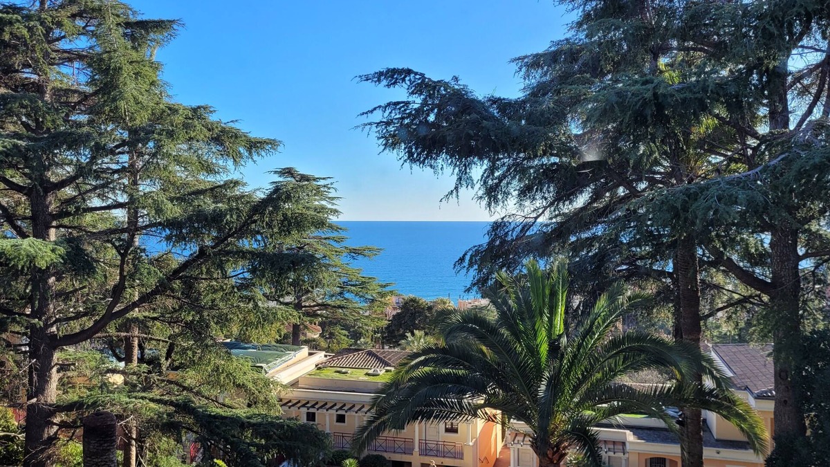 La Croix des Gardes Apartment | Magnificent Sea View, Swimming Pool, Great Comfort, Air Conditioning and Parking
